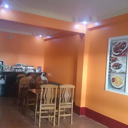 Silver Moon Hotel Янгон Екстер'єр фото