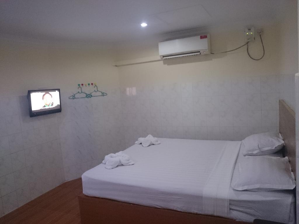 Silver Moon Hotel Янгон Екстер'єр фото