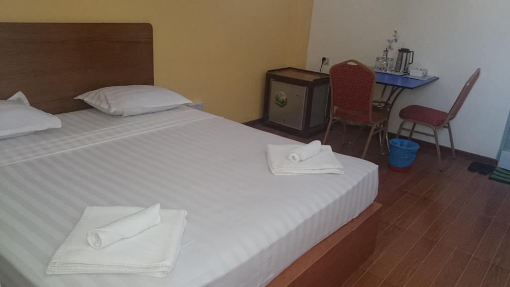 Silver Moon Hotel Янгон Екстер'єр фото